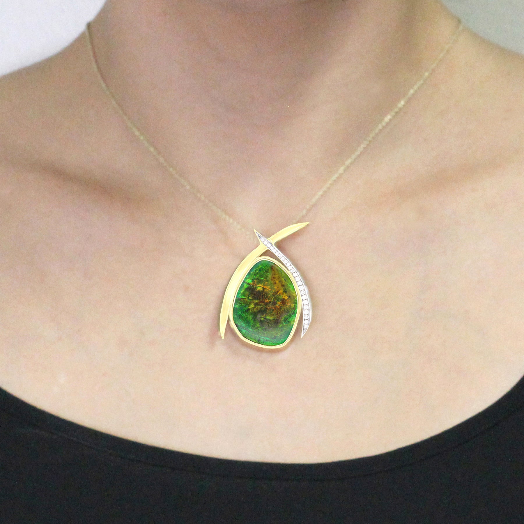 14K Yellow Gold 31.52ct Ammolite and Diamond 0.33ct (SI1-VS, G-H ) Necklace