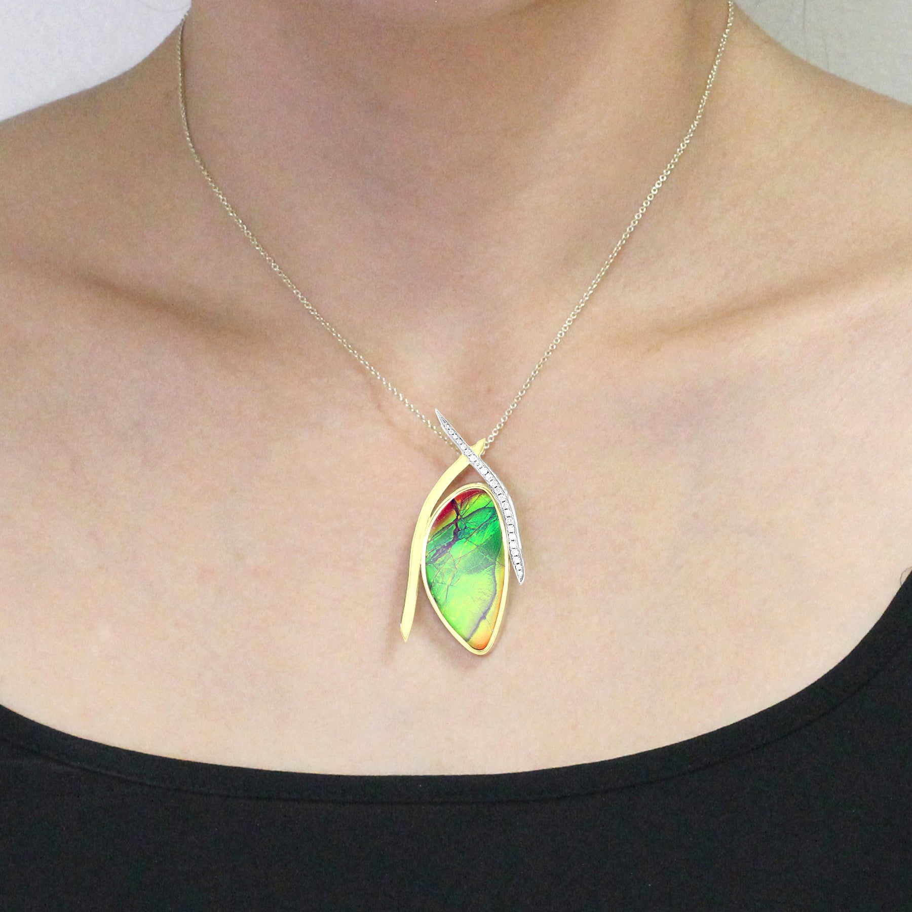 14K Yellow Gold 31.00ct Ammolite and Diamond 0.24ct (SI1-VS, G-H ) Necklace