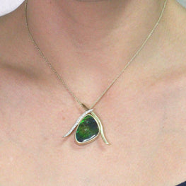 14K Yellow Gold 17.00ct Ammolite and Diamond 0.20ct (SI1-VS, G-H ) Necklace