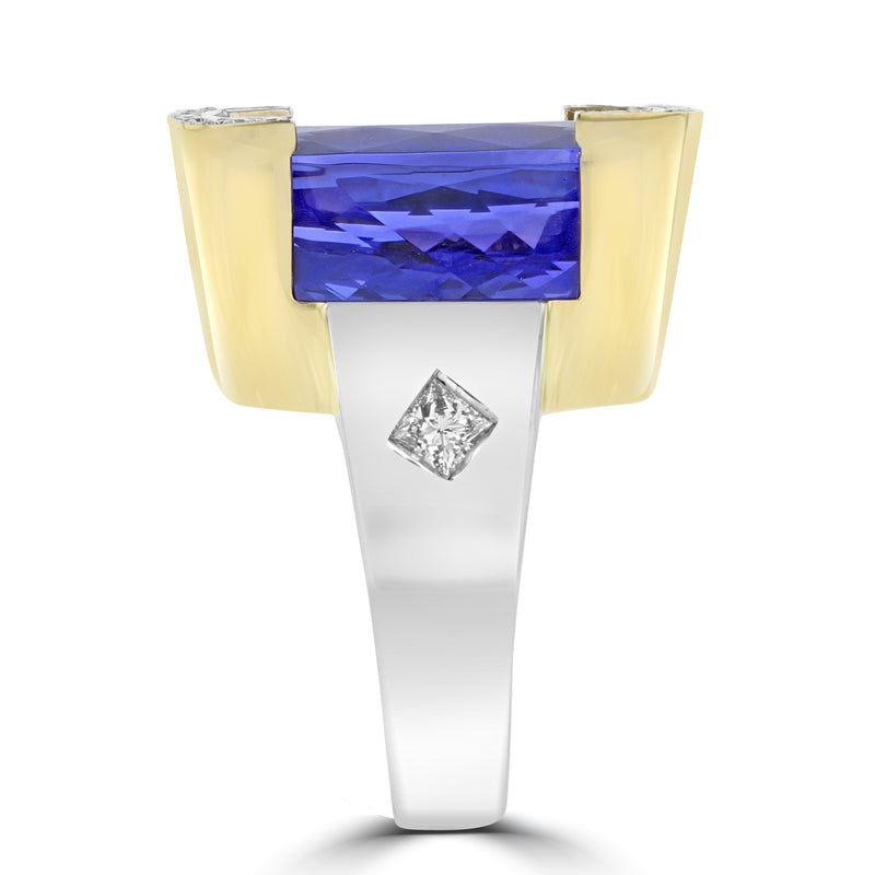 14K White and Yellow gold Tanzanite 21.20cts and Diamond 0.45cts Ring