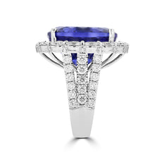 18K White God Tanzanite 25.12cts and Diamond 4.35cts TDW (VS1-VS2, G-H) Ring