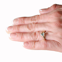 18K White Gold, Fine Color Changing Brazilian Alexandrite 0.23cts & Diamond 0.03cts TDW (SI1-VS, G-H) Ring by La Vita Vital