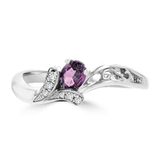 18K White Gold 1/4ct Oval-cut Brazilian Alexandrite and Diamond Ring (G-H, SI1-SI2) by La Vita Vital