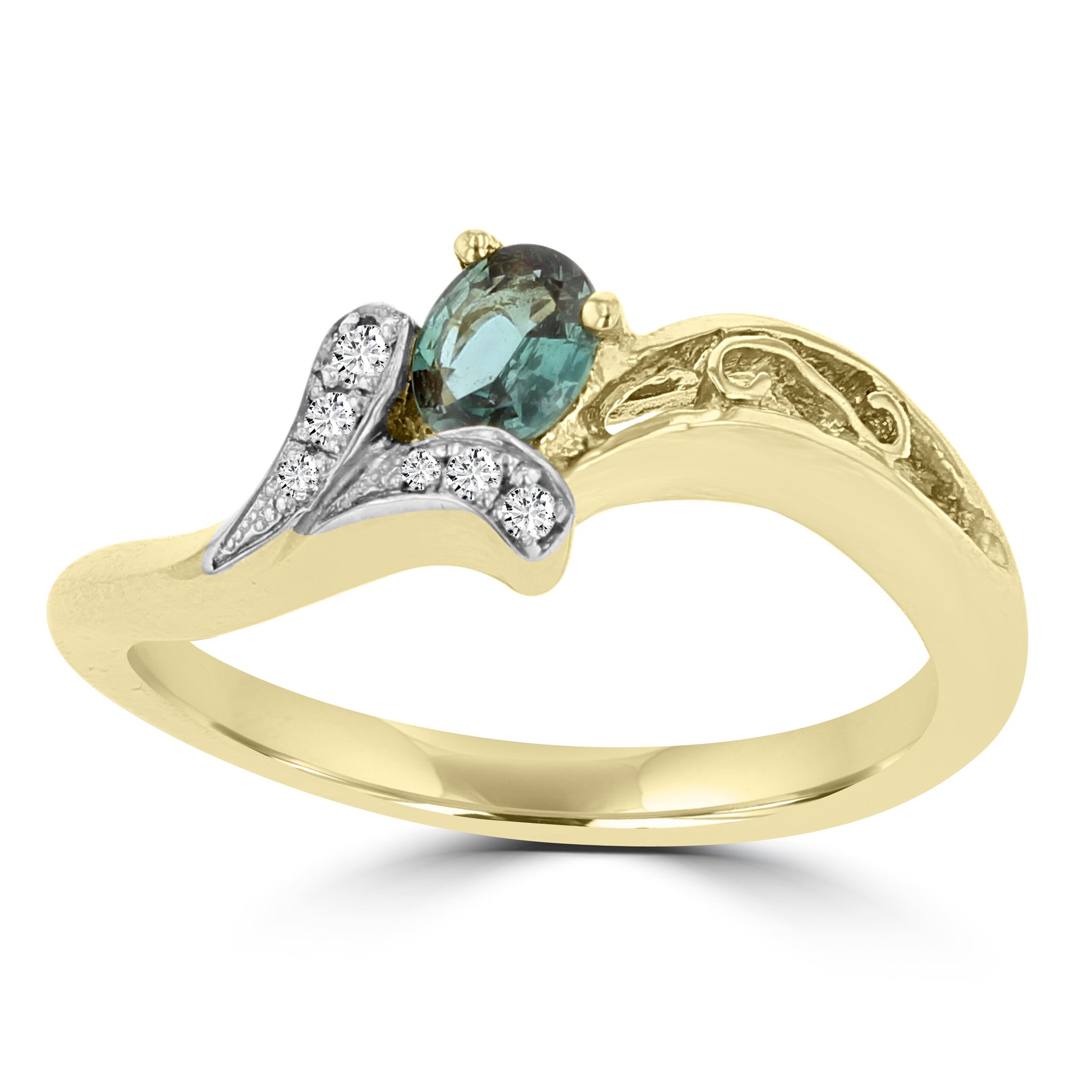 18K Yellow Gold 1/4ct Oval-cut Brazilian Alexandrite and Diamond Ring (G-H, SI1-SI2) by La Vita Vital