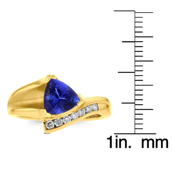 18K Yellow Gold Trillion Tanzanite 2.17cts and Diamond 0.24ct TDW (SI1-VS, G-H) Ring